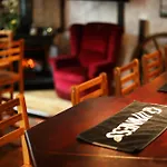 فندق مبيت وإفطار The Cornish Arms *