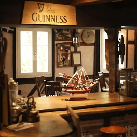 The Cornish Arms 住宿加早餐酒店 索林根