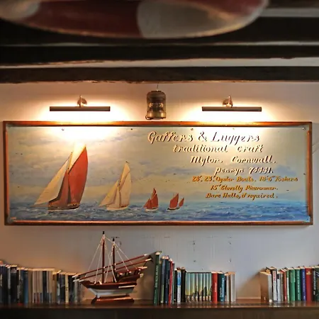 The Cornish Arms 住宿加早餐酒店 *